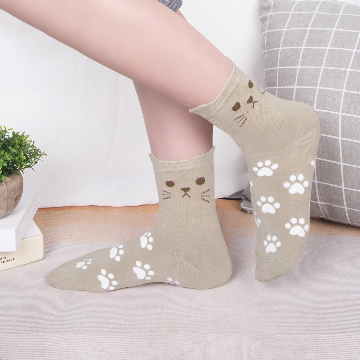 Loritta Womens Cute Socks Dog Cat Novelty Animal Socks Girl Cartoon Cotton Casual Crew Funny Socks Gifts